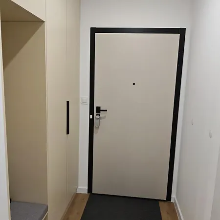 Skowronskiego Self Check-in 24h, Free Parking 波兹南